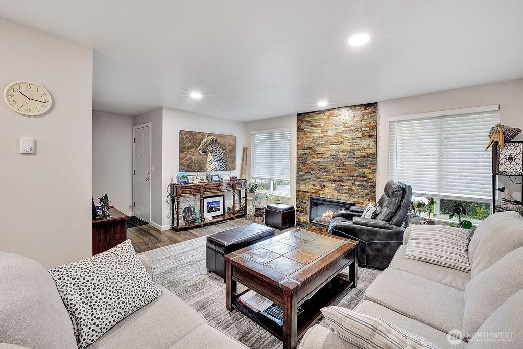 Photo of 527 S 323rd Place #18c, Federal Way, WA 98003 (MLS # 2456072)