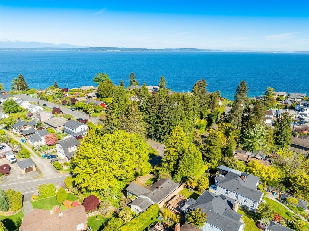 Photo of 9528 28th Avenue NW, Seattle, WA 98117 (MLS # 2371712)