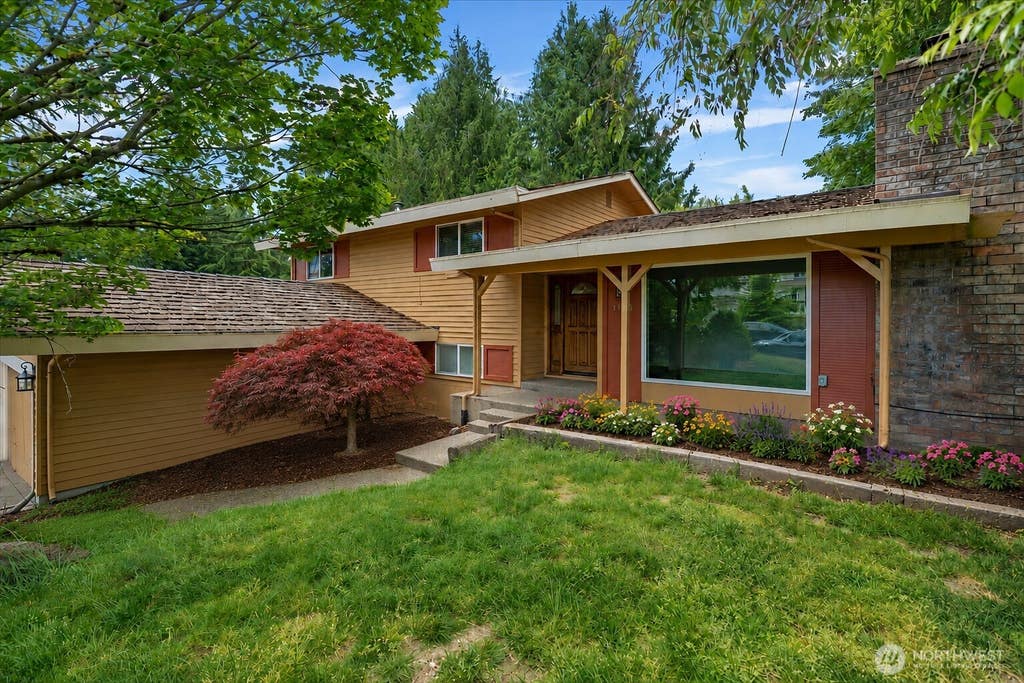 Photo of 15618 SE Fairwood Boulevard, Renton, WA 98058 (MLS # 2536561)