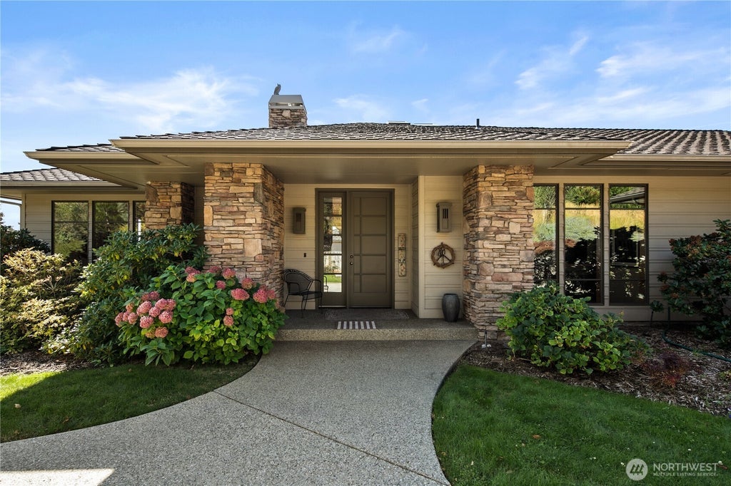 Photo of 3804 W Eaglerock Drive, Wenatchee, WA 98801 (MLS # 2583920)