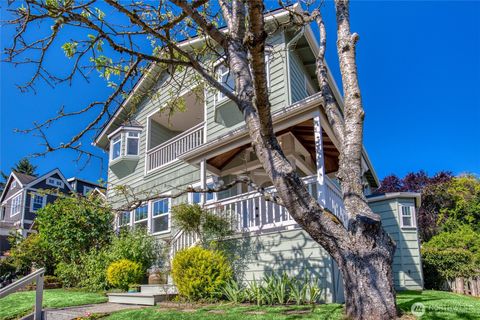 Photo of 7347 19th Avenue NE, Seattle, WA 98115 (MLS # 2538733)