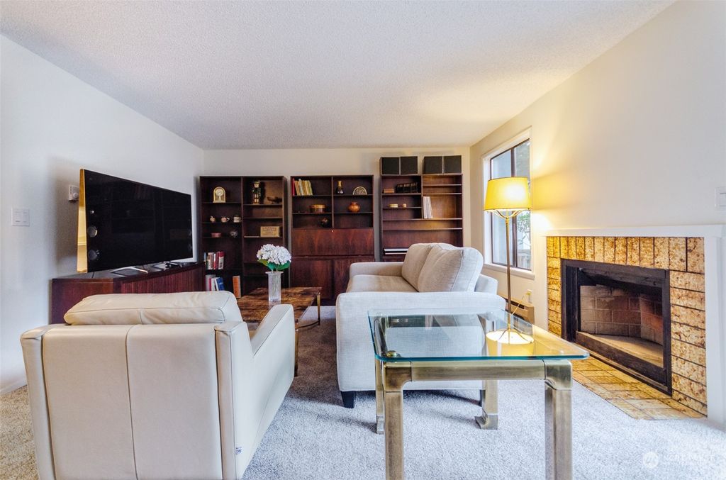 Photo of 1814 Maple Lane #E32, Kent, WA 98030 (MLS # 2298598)