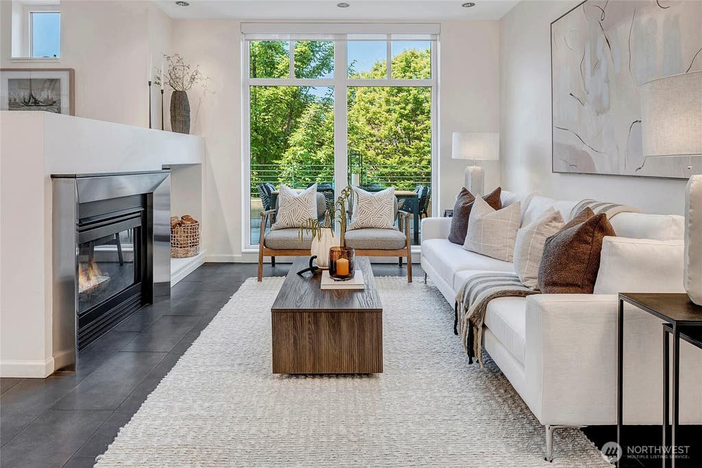 Photo of 17 W Mercer Street #TH7, Seattle, WA 98119 (MLS # 2570074)