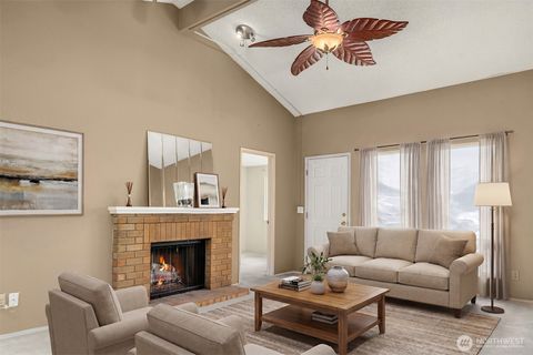 Photo of 118 SW 116th Street #D32, Seattle, WA 98146 (MLS # 2514571)