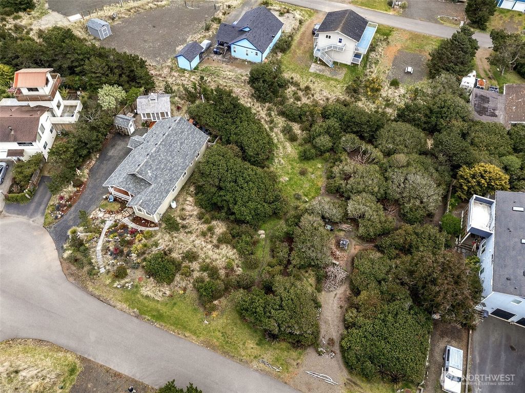 Photo of 905 Tall Ships Court SW, Ocean Shores, WA 98569 (MLS # 2510052)