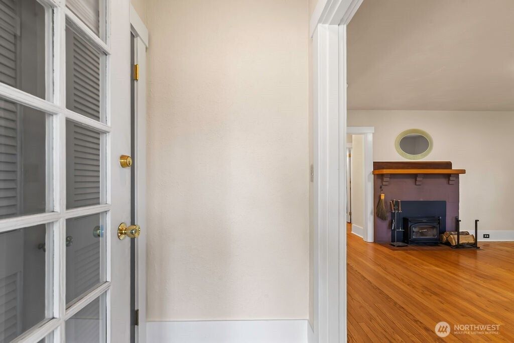 Photo of 1831 10th Avenue SE, Olympia, WA 98501 (MLS # 2511509)