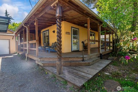 Photo of 1831 10th Avenue SE, Olympia, WA 98501 (MLS # 2511509)