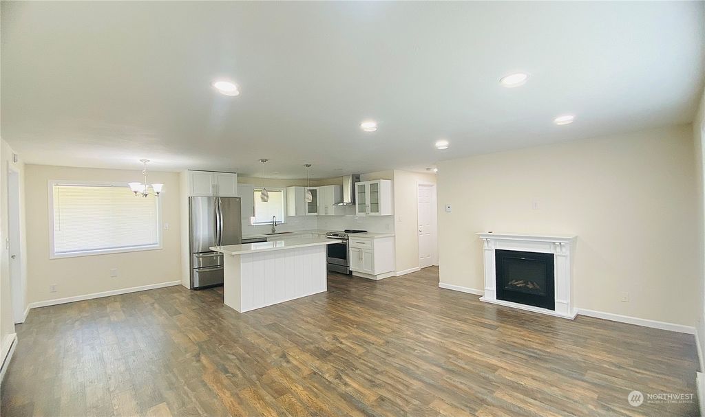 Photo of 31257 7th Avenue S, Federal Way, WA 98003 (MLS # 2071103)