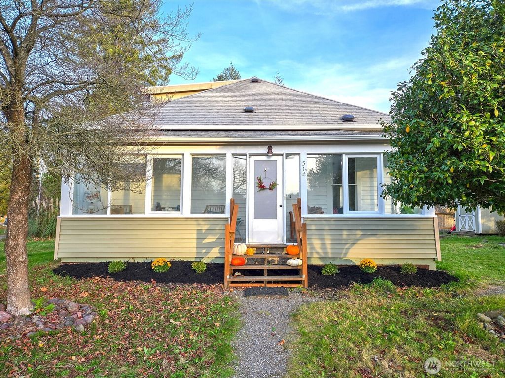 Photo of 512 1st Street S, Sultan, WA 98294 (MLS # 2454742)