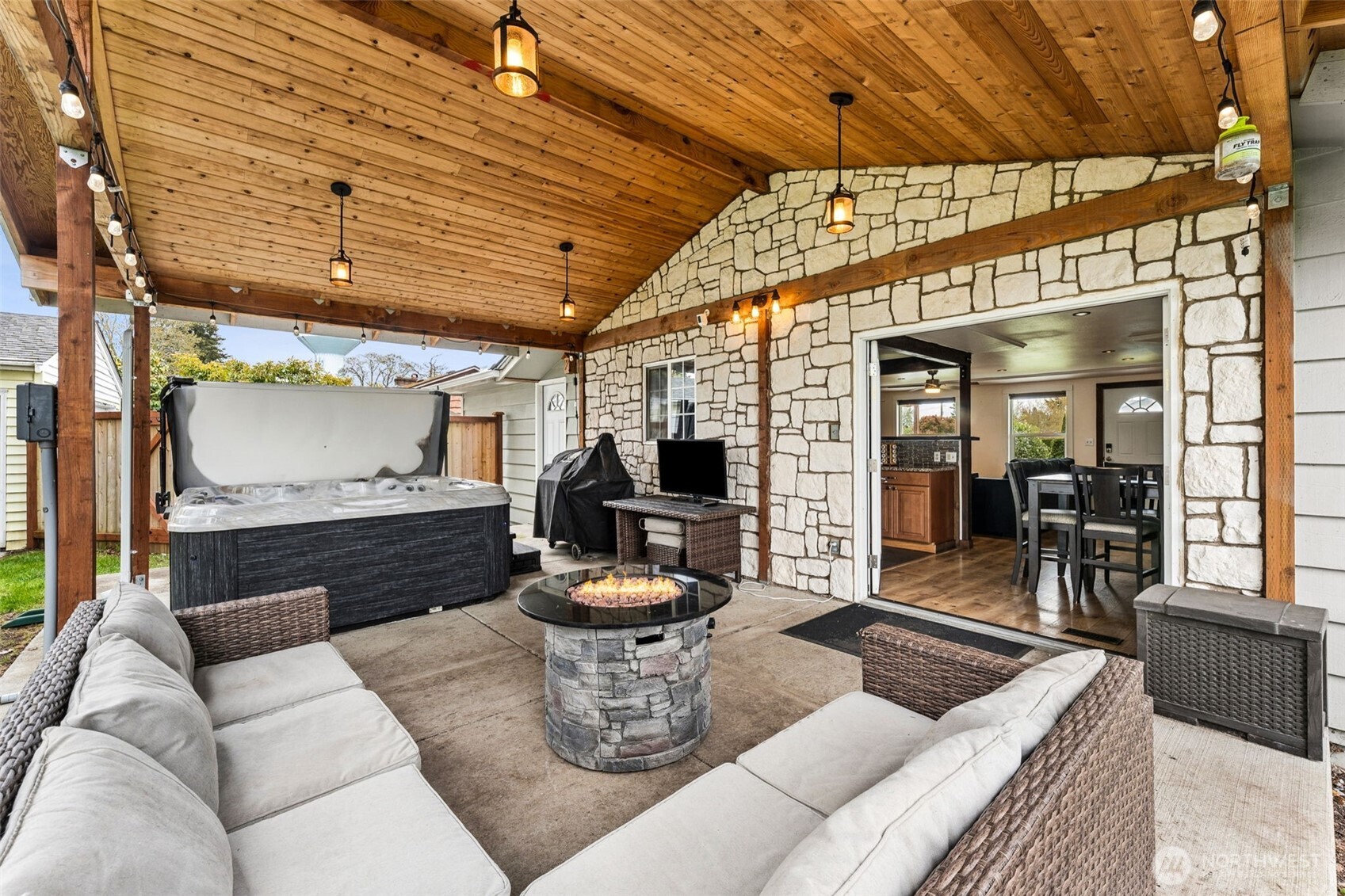 10402 Douglas Drive SW