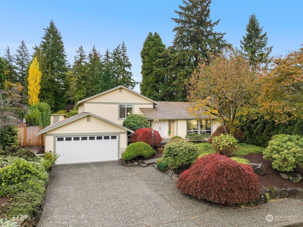 Photo of 12635 SE 68th Place, Bellevue, WA 98006 (MLS # 2007700)