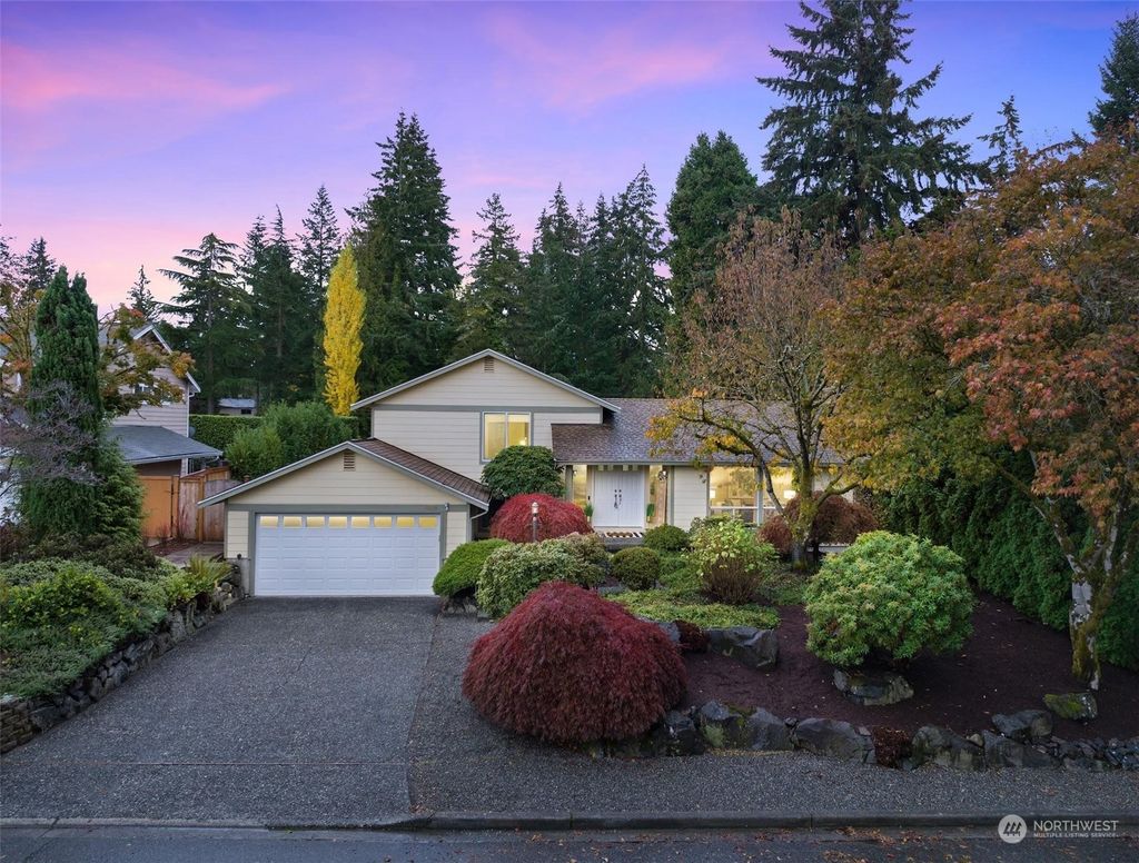 Photo of 12635 SE 68th Place, Bellevue, WA 98006 (MLS # 2007700)