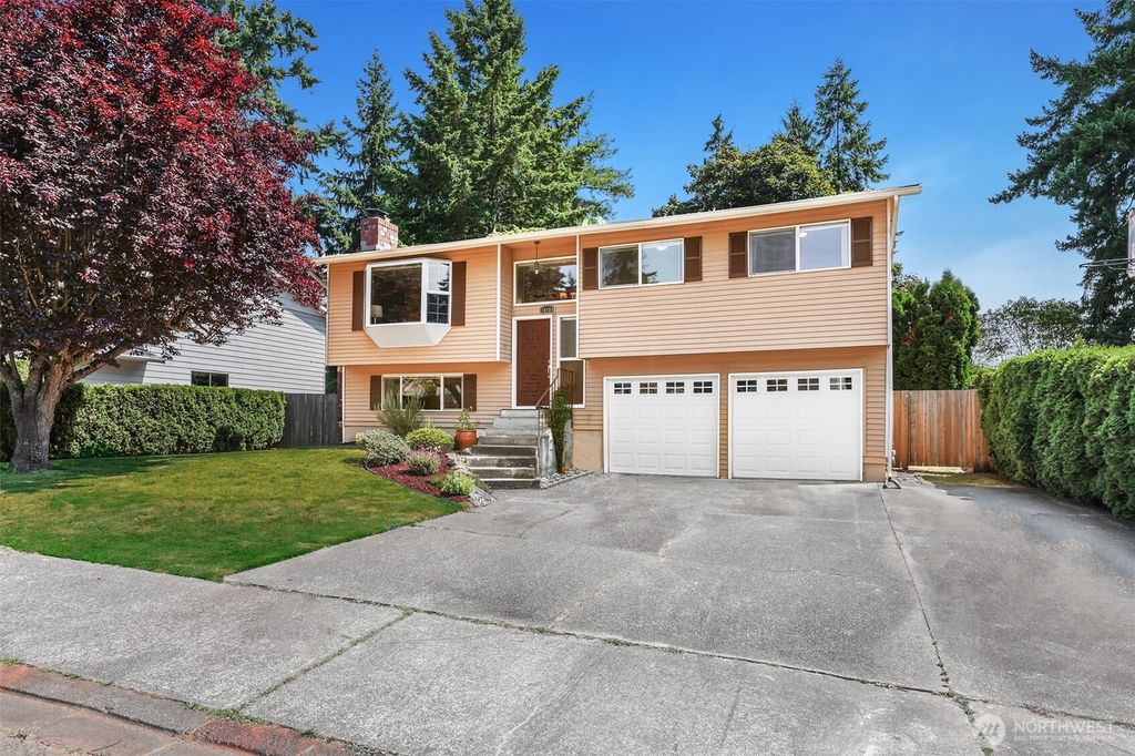 Photo of 18109 56th Avenue W, Lynnwood, WA 98037 (MLS # 2493143)