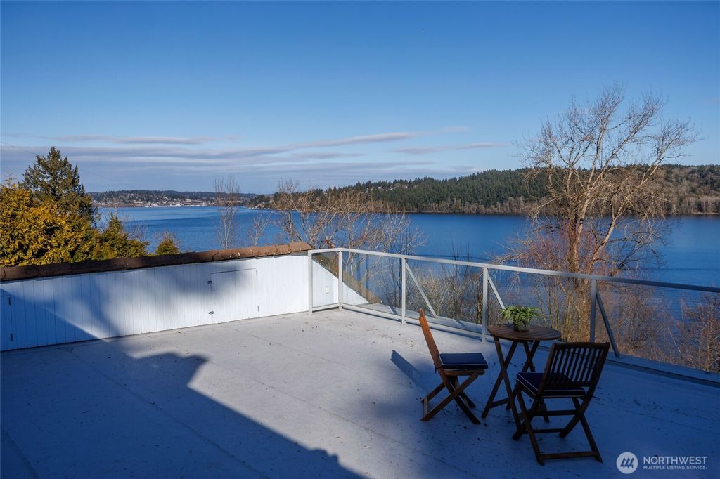 Photo of 4209 NE 135th Street, Seattle, WA 98125 (MLS # 2336361)