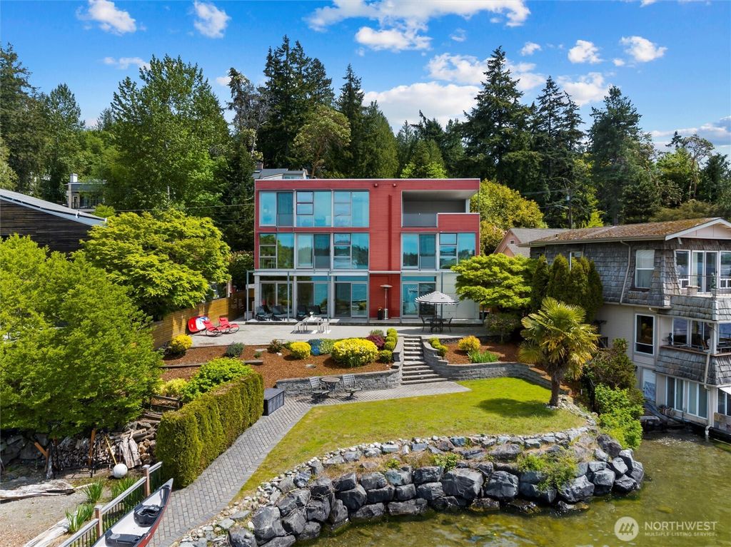 Photo of 11807 Holmes Point Drive NE, Kirkland, WA 98034 (MLS # 2369854)