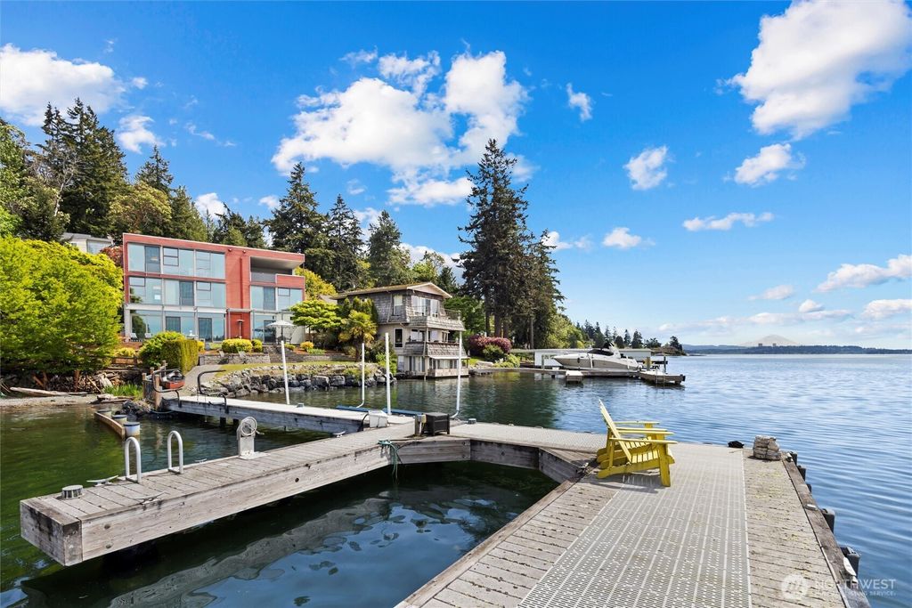 Photo of 11807 Holmes Point Drive NE, Kirkland, WA 98034 (MLS # 2369854)