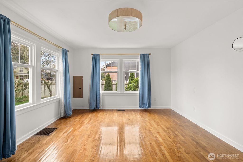 Photo of 1412 Everett Street, Sumner, WA 98390 (MLS # 2497342)