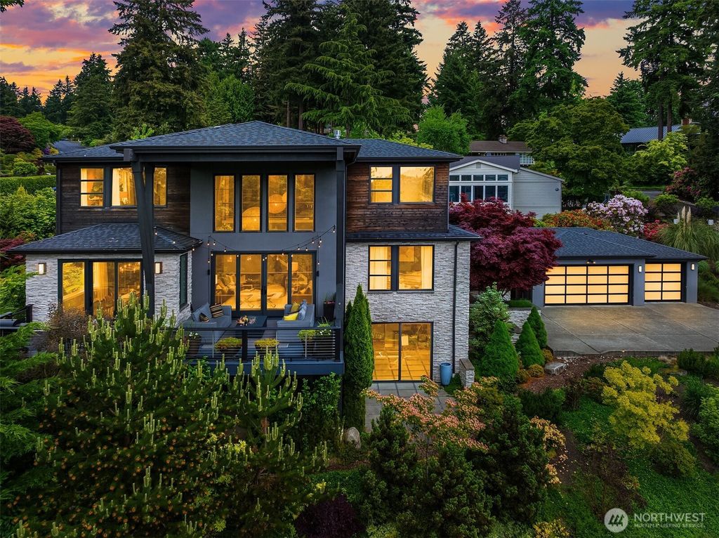 Photo of 8326 84th Avenue SE, Mercer Island, WA 98040 (MLS # 2377062)