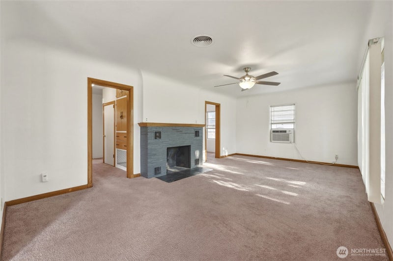 117 NE Cedar Avenue