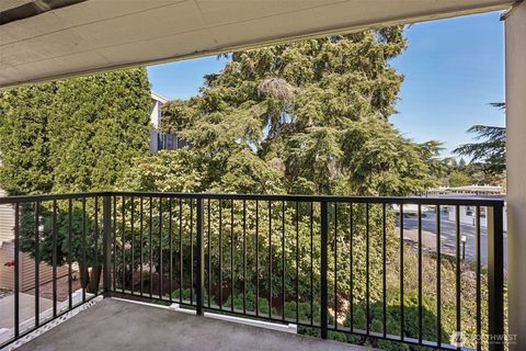 Photo of 831 126th Place NE #B208, Bellevue, WA 98005 (MLS # 2421448)