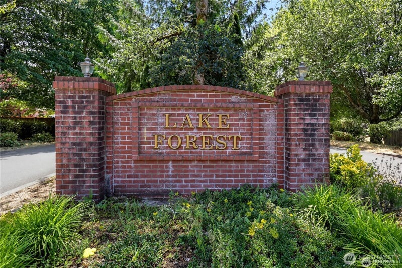 8324 Lake Forest Drive SE