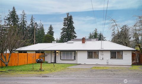 Photo of 12320 Edgewood Ave SW Ave, Lakewood, WA 98498 (MLS # 2496610)