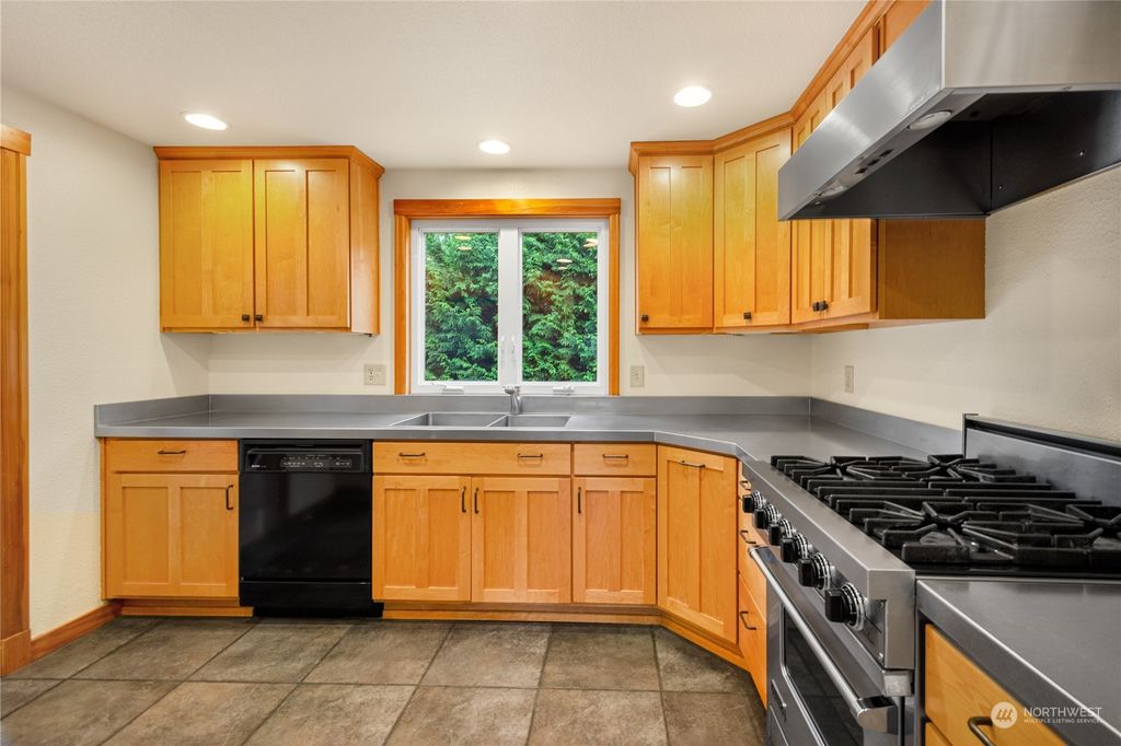 Photo of 12939 NE 146th Place, Woodinville, WA 98072 (MLS # 2158717)