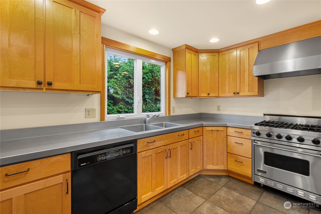 Photo of 12939 NE 146th Place, Woodinville, WA 98072 (MLS # 2158717)