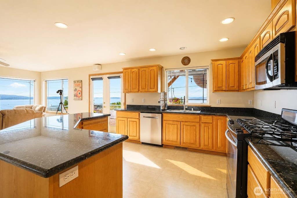 Photo of 510 Sunnycrest Lane, Camano Island, WA 98282 (MLS # 2567278)