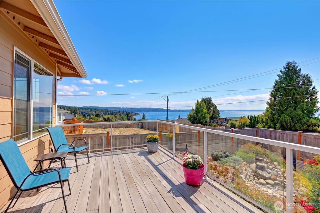 Photo of 510 Sunnycrest Lane, Camano Island, WA 98282 (MLS # 2567278)