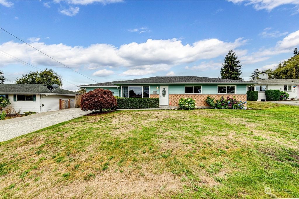 Photo of 222 73rd Street SW, Everett, WA 98203 (MLS # 2259989)