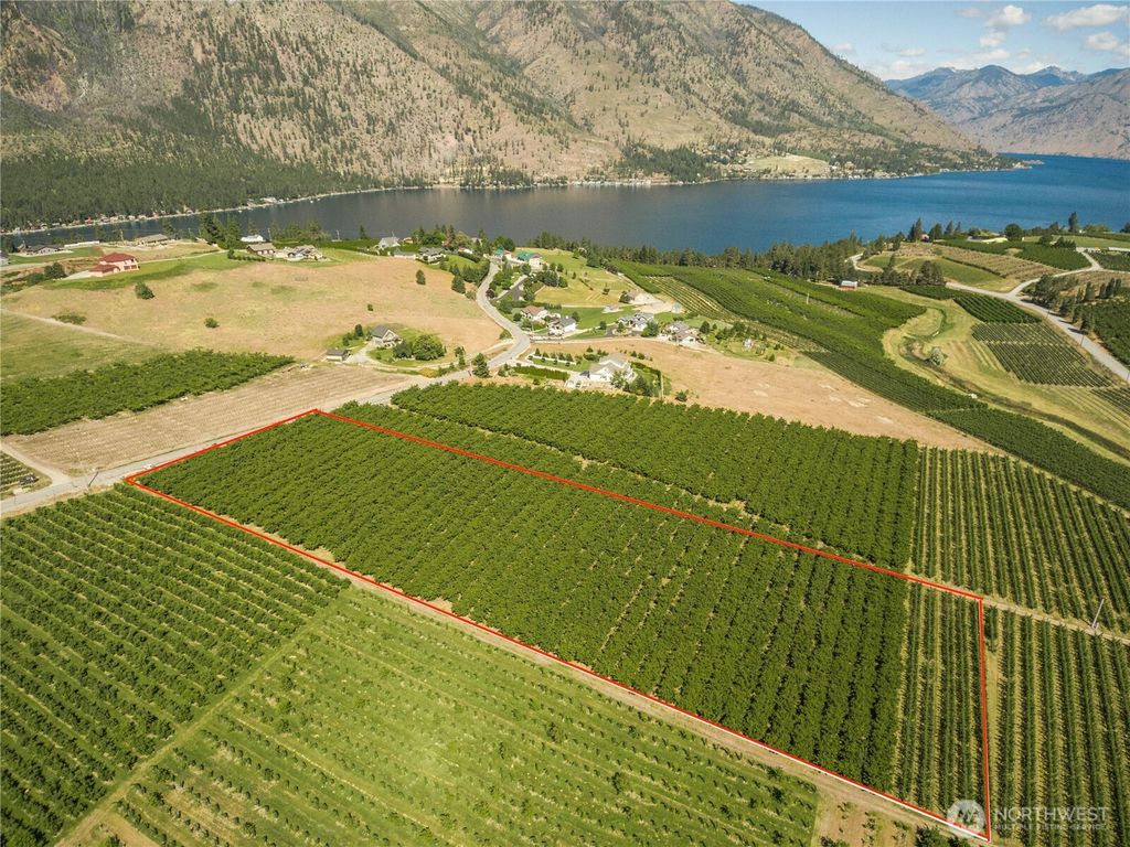 Photo of 984 Loop Avenue, Manson, WA 98831 (MLS # 2465385)