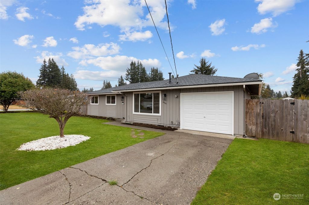 Photo of 4926 134th Place NE, Marysville, WA 98271 (MLS # 2014291)