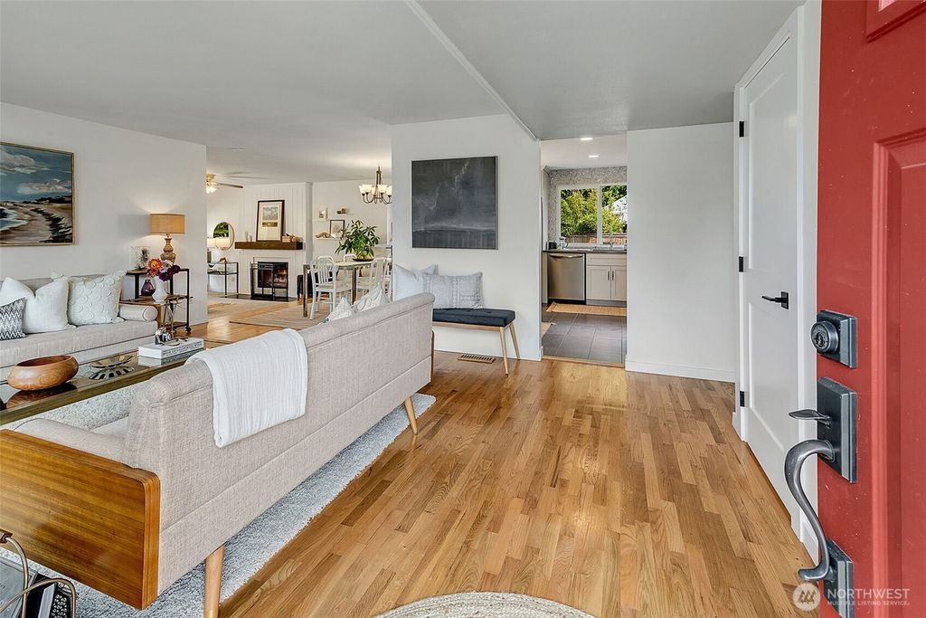 Photo of 28833 21st Avenue S, Federal Way, WA 98003 (MLS # 2427566)