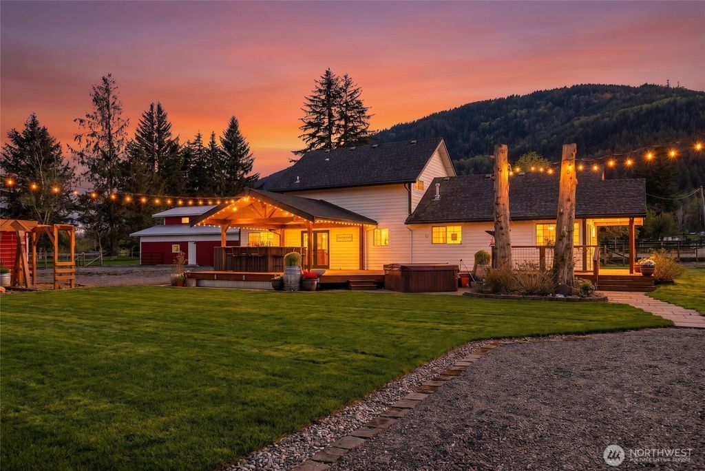 Photo of 33618 SE 287th Street, Ravensdale, WA 98051 (MLS # 2515600)