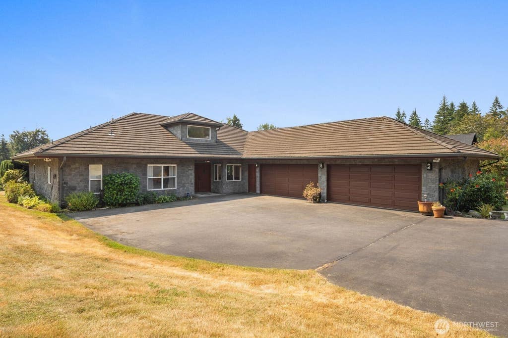 Photo of 20919 SE 202nd Street, Renton, WA 98058 (MLS # 2569482)