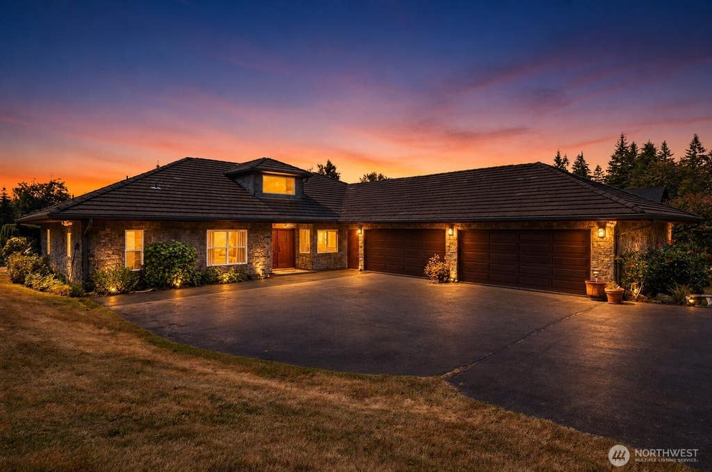 Photo of 20919 SE 202nd Street, Renton, WA 98058 (MLS # 2569482)