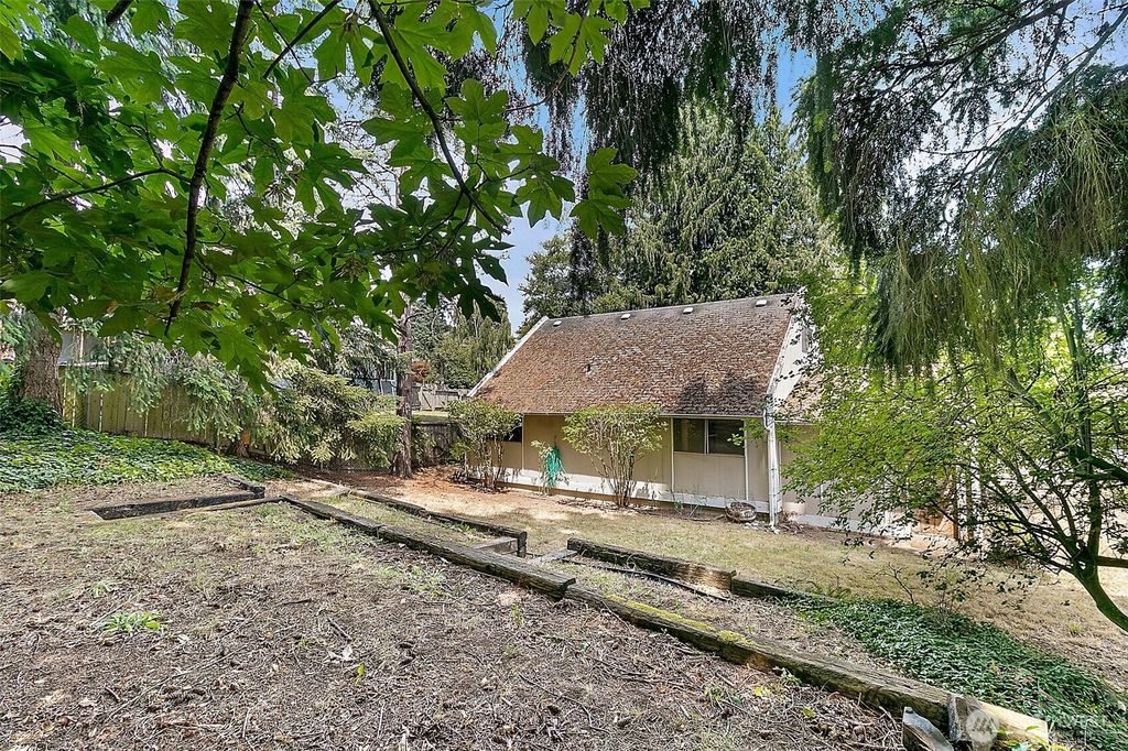 Photo of 3709 SW 335th Street, Federal Way, WA 98023 (MLS # 2397450)