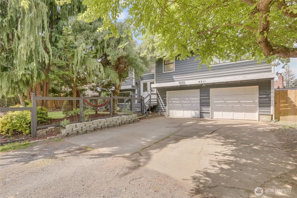 Photo of 4911 128th Street NE, Marysville, WA 98271 (MLS # 2518282)