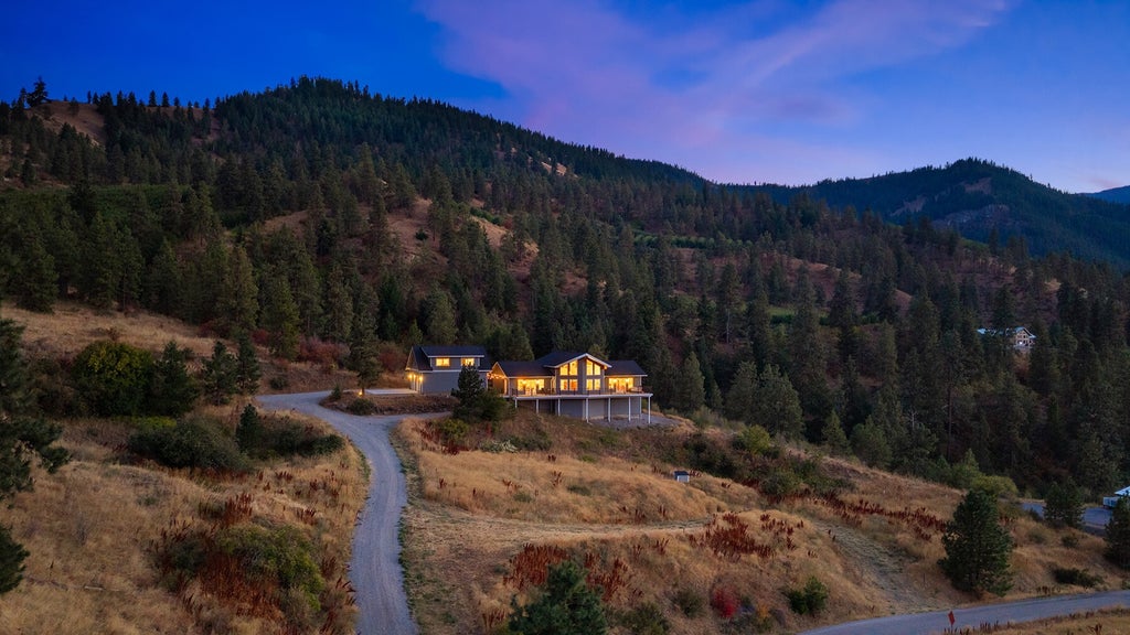 Photo of 5342 Whispering Ridge Drive, Wenatchee, WA 98801 (MLS # 2597494)