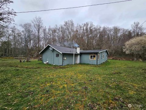 A home in Grays River