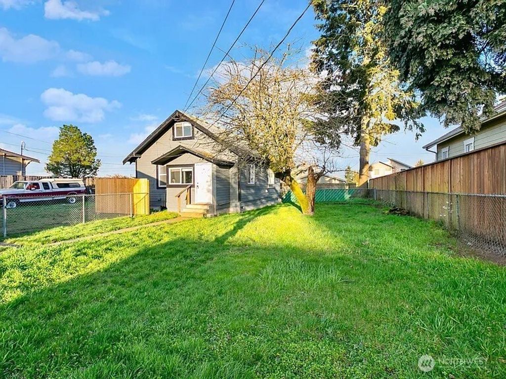 Photo of 3331 S Alaska St St, Tacoma, WA 98418 (MLS # 2517017)