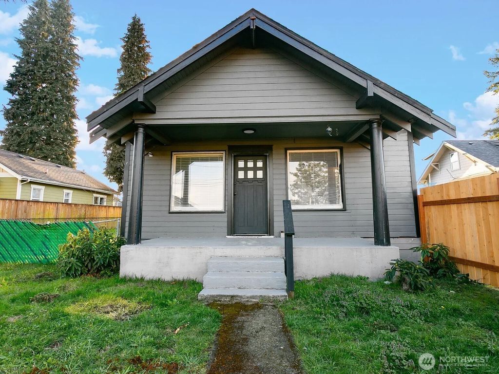 Photo of 3331 S Alaska St St, Tacoma, WA 98418 (MLS # 2517017)