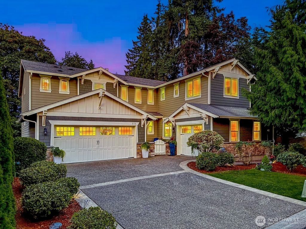 Photo of 224 107th Place SE, Bellevue, WA 98004 (MLS # 2416131)