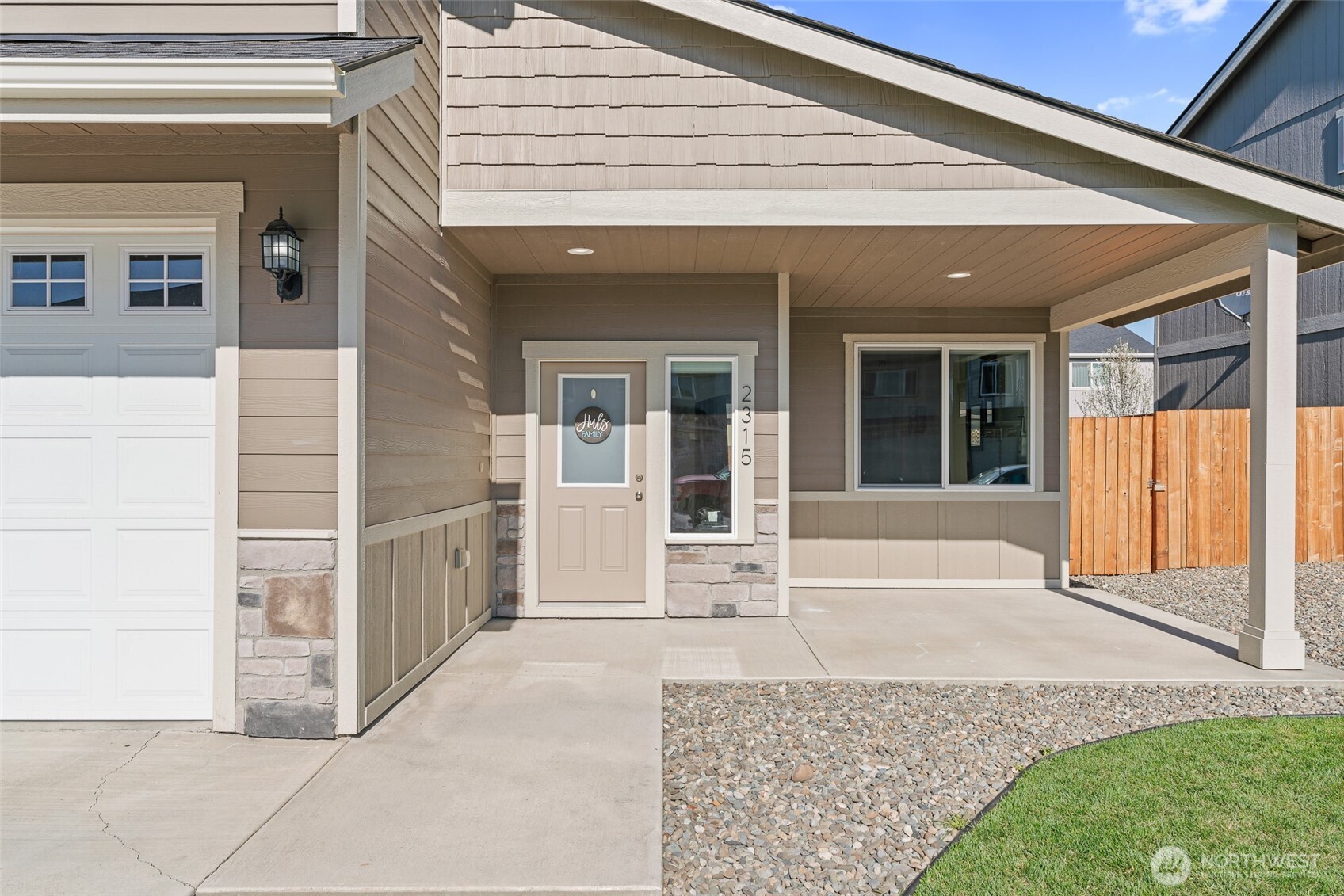 2315 N Sunnyview Lane