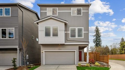 Photo of 1101 138th Place SW, Lynnwood, WA 98087 (MLS # 2526506)