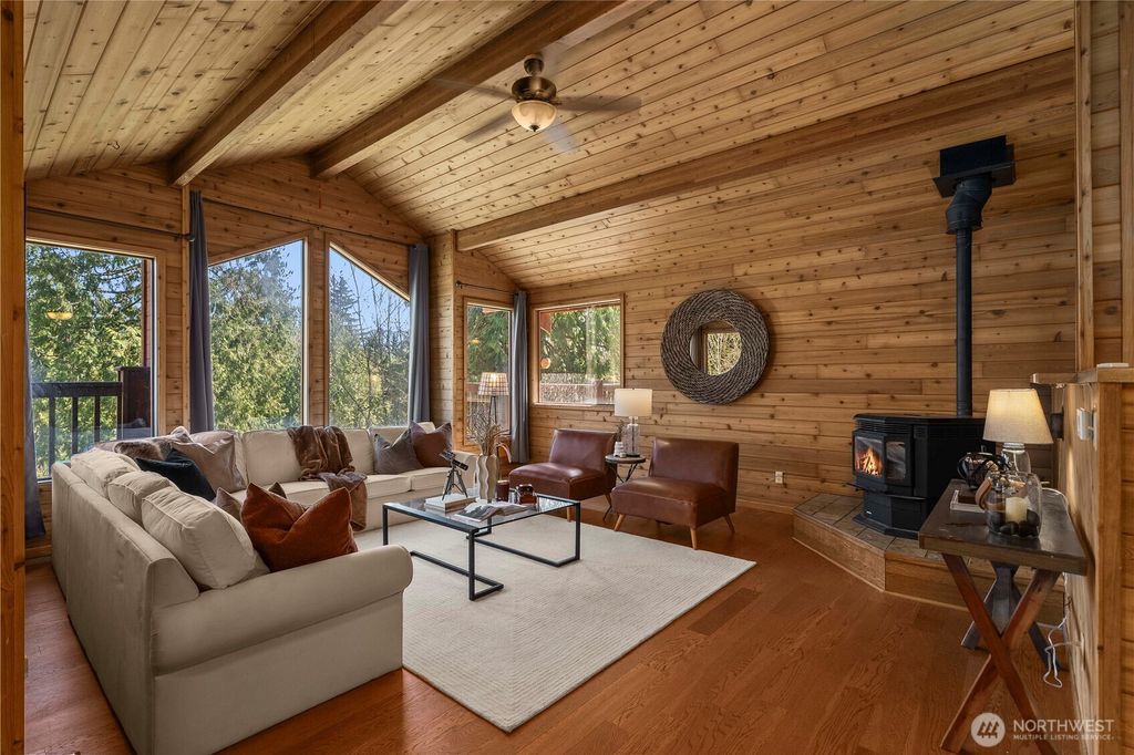 Photo of 37902 278th Avenue SE, Enumclaw, WA 98022 (MLS # 2357100)