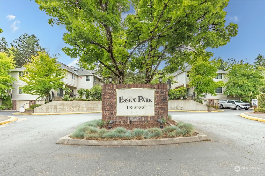 Photo of 10909 Avondale Road NE #M149, Redmond, WA 98052 (MLS # 2130670)
