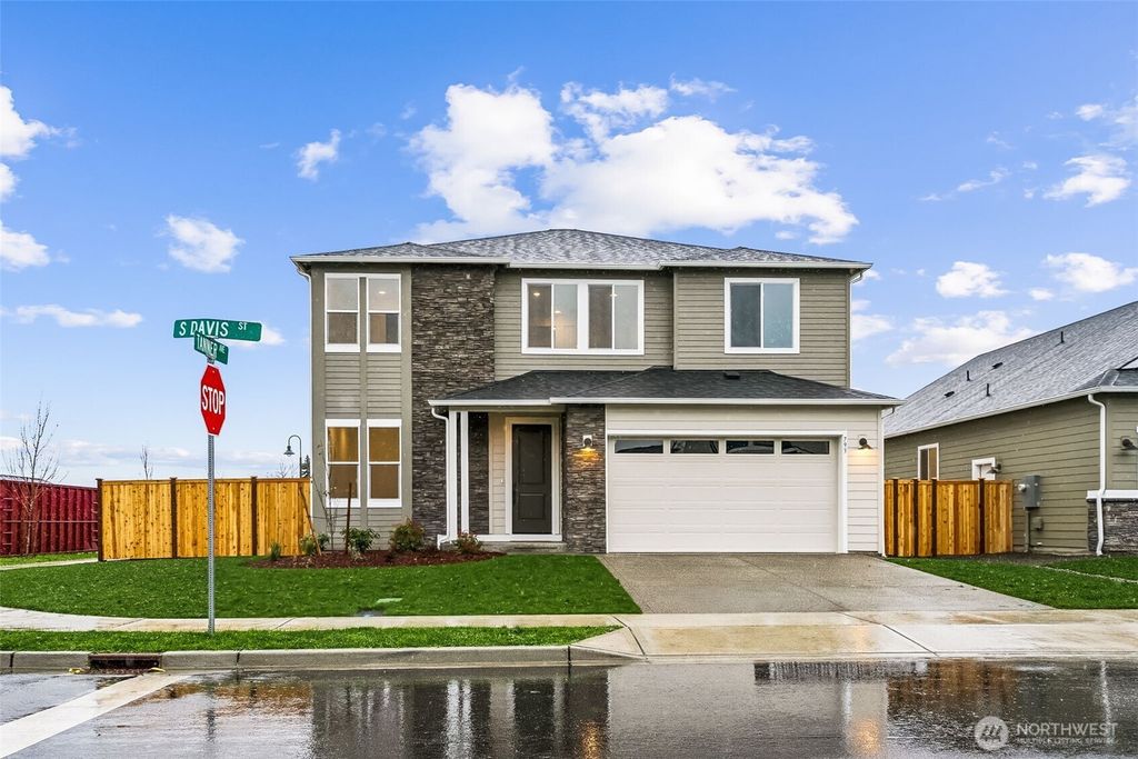 Photo of 793 S Davis St #105, Buckley, WA 98321 (MLS # 2484004)