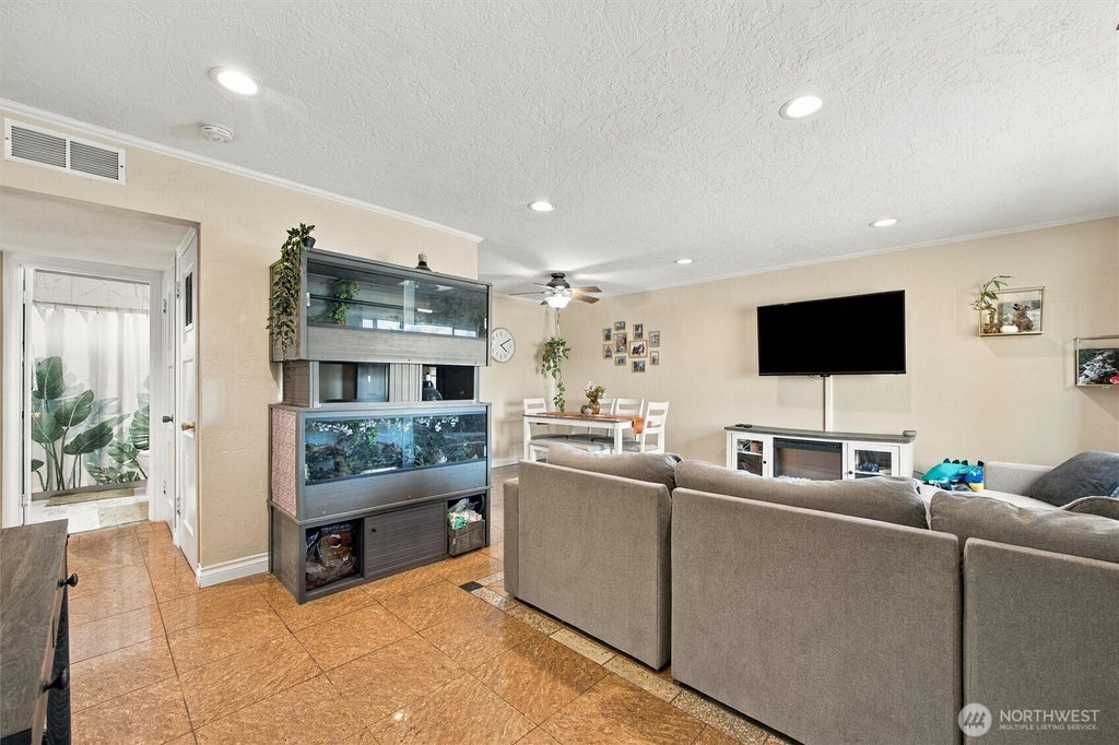 Photo of 2101 W Kennewick Avenue, Kennewick, WA 99336 (MLS # 2591343)